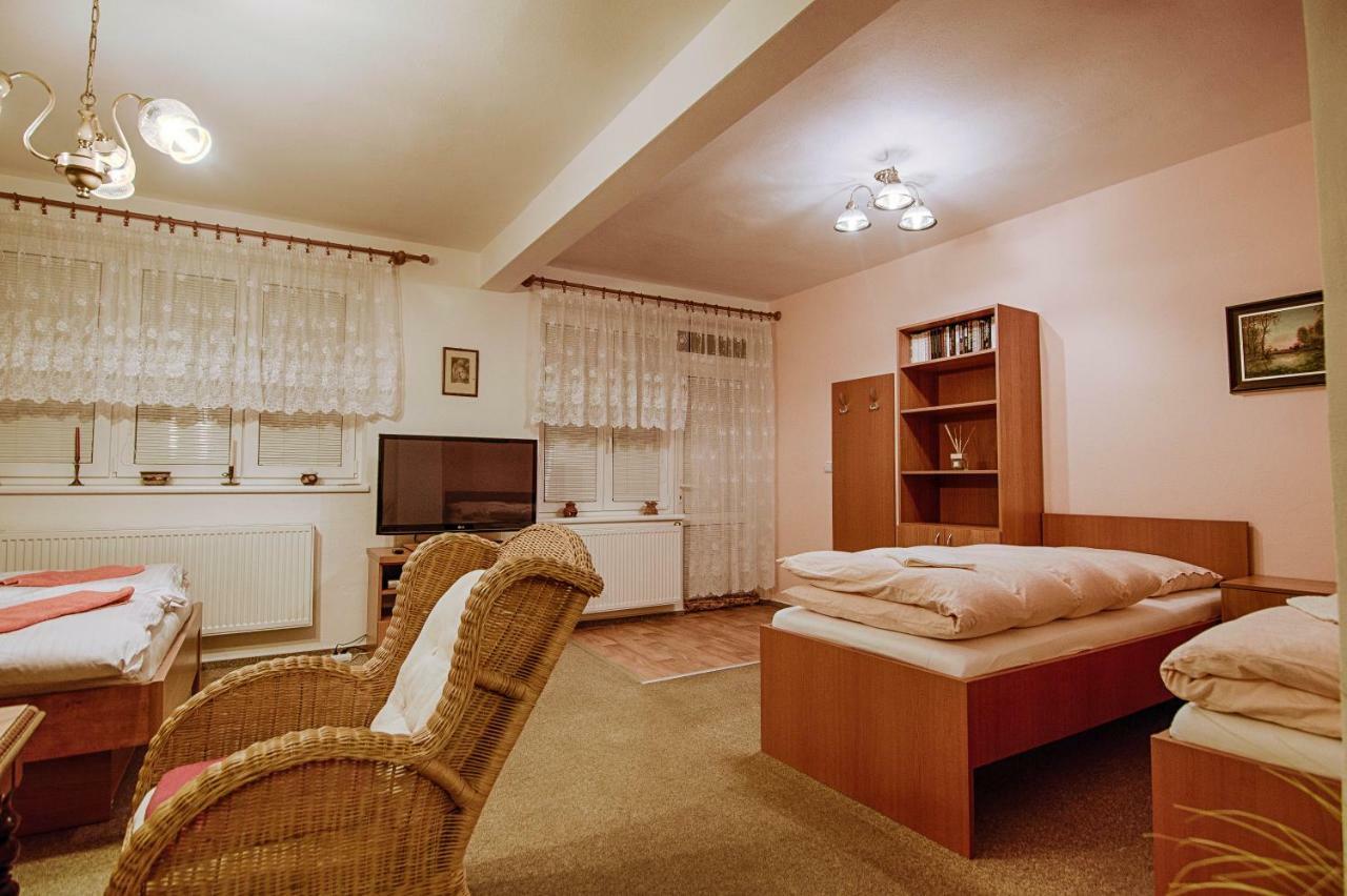 Pod Svatym Kopeckem Apartment Mikulov Exterior photo