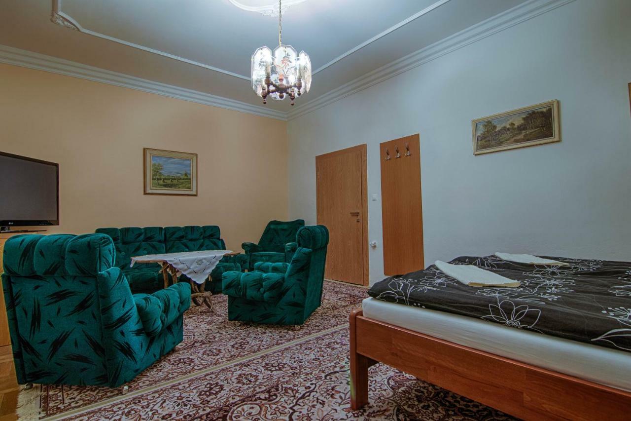 Pod Svatym Kopeckem Apartment Mikulov Exterior photo